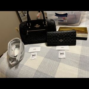 Coach signature purse with matching wallet in black